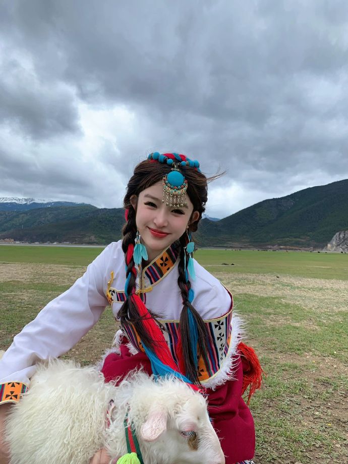 与凤行